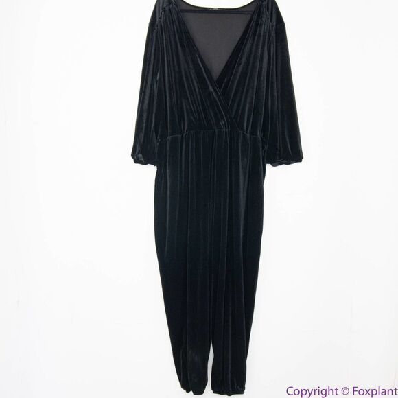 NEW Eloquii black Relaxed Velvet Jumpsuit with pockets, 26/28 - Picture 2 of 16